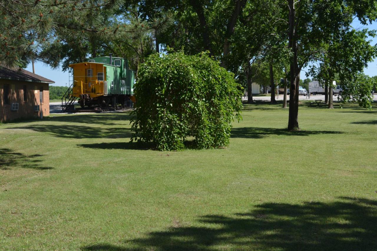 The Evergreen Motel In Kansas Pratt Exterior foto